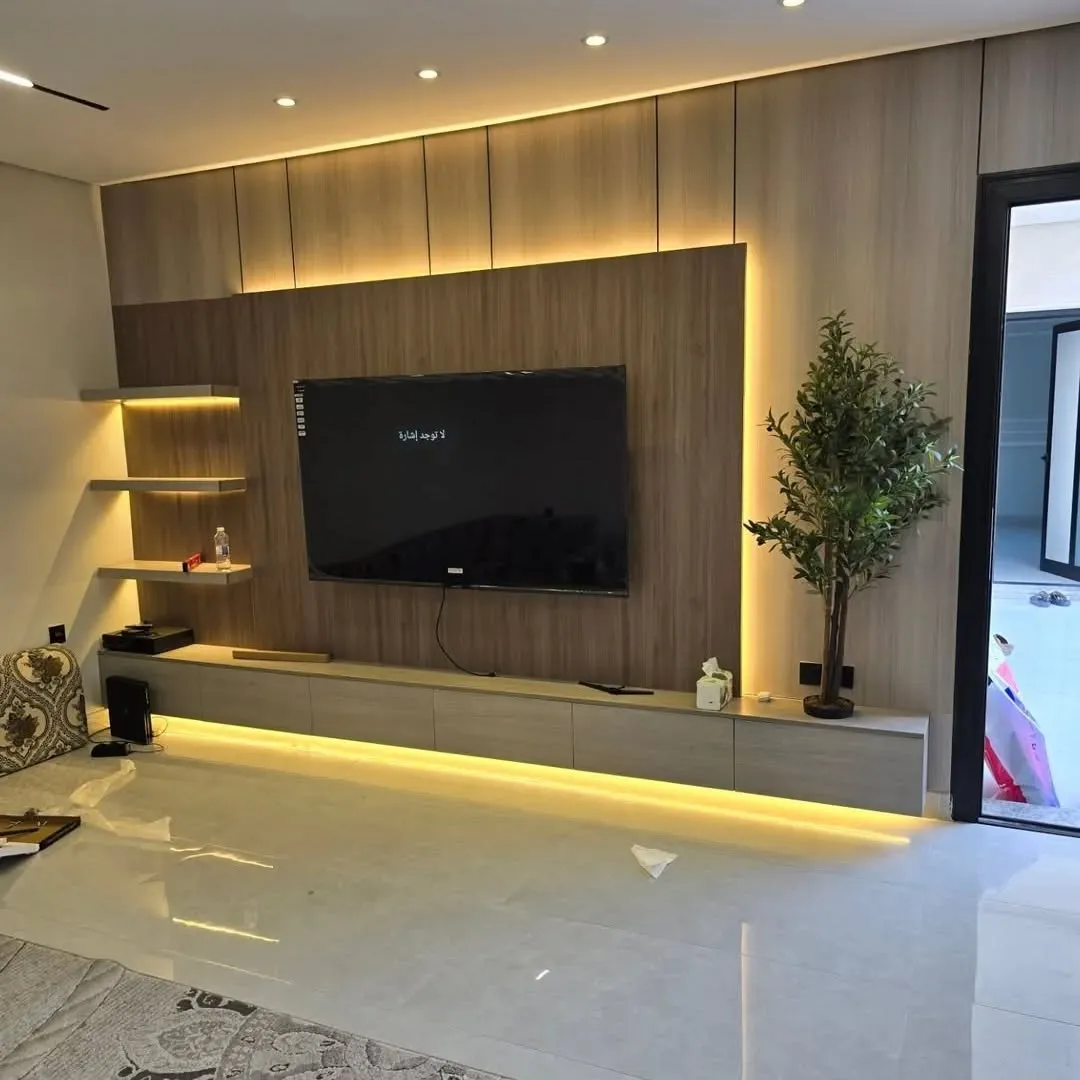 ديكور مكتب استقبال عصري بألواح شبيه الشيبورد