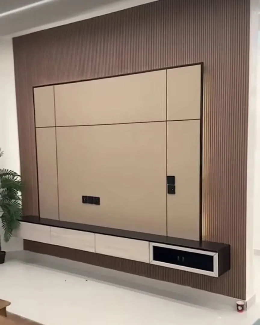 سقف مستعار مزين بألواح بديل الشيبورد الخشبي