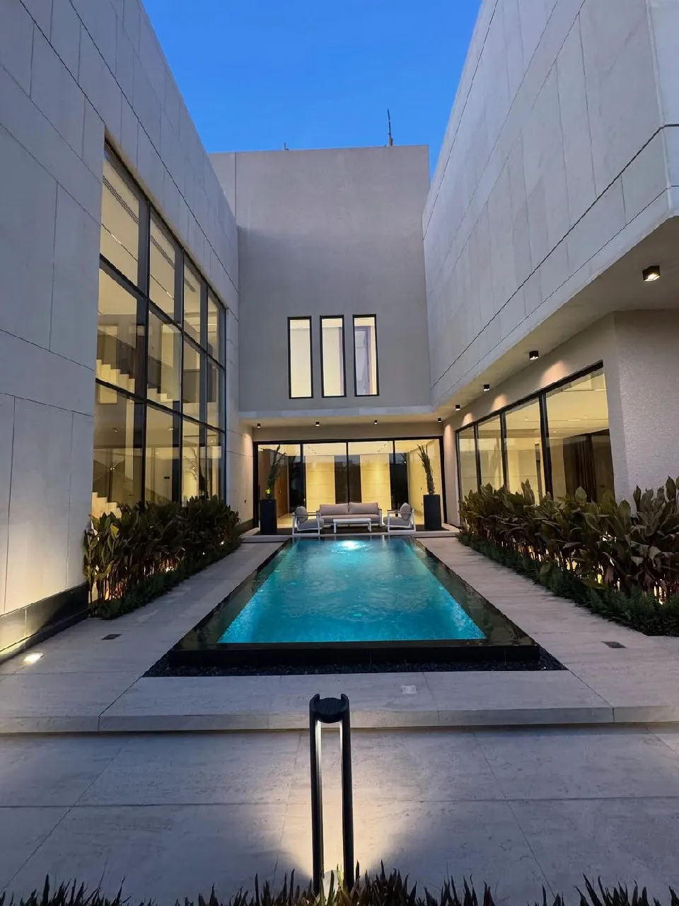 واجهة فيلا كسر رخام بيج وبني